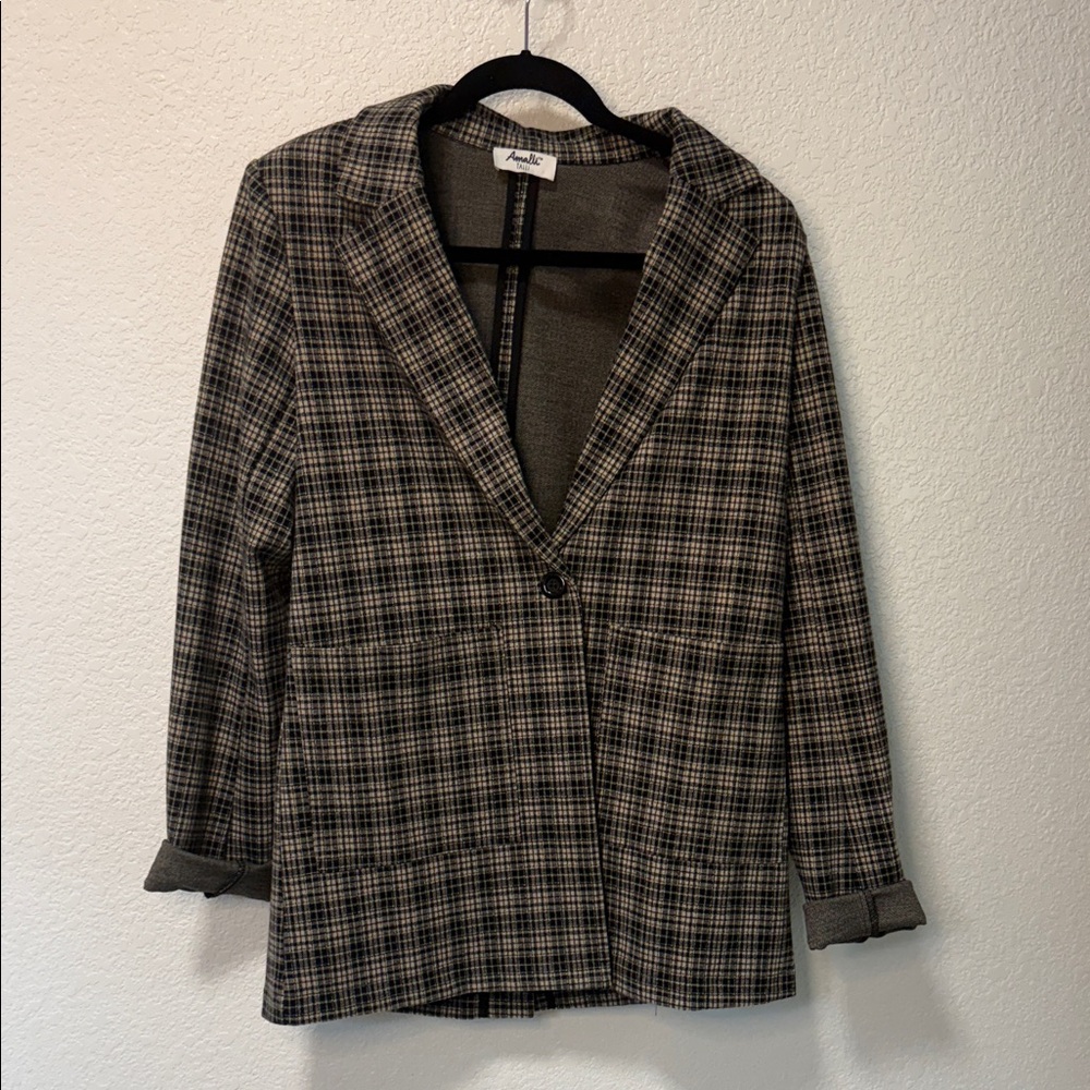 Stylish Plaid Blazer with Rolled Cuffs